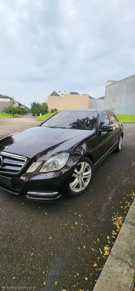 Mercedes-Benz E300 2011 Bensin