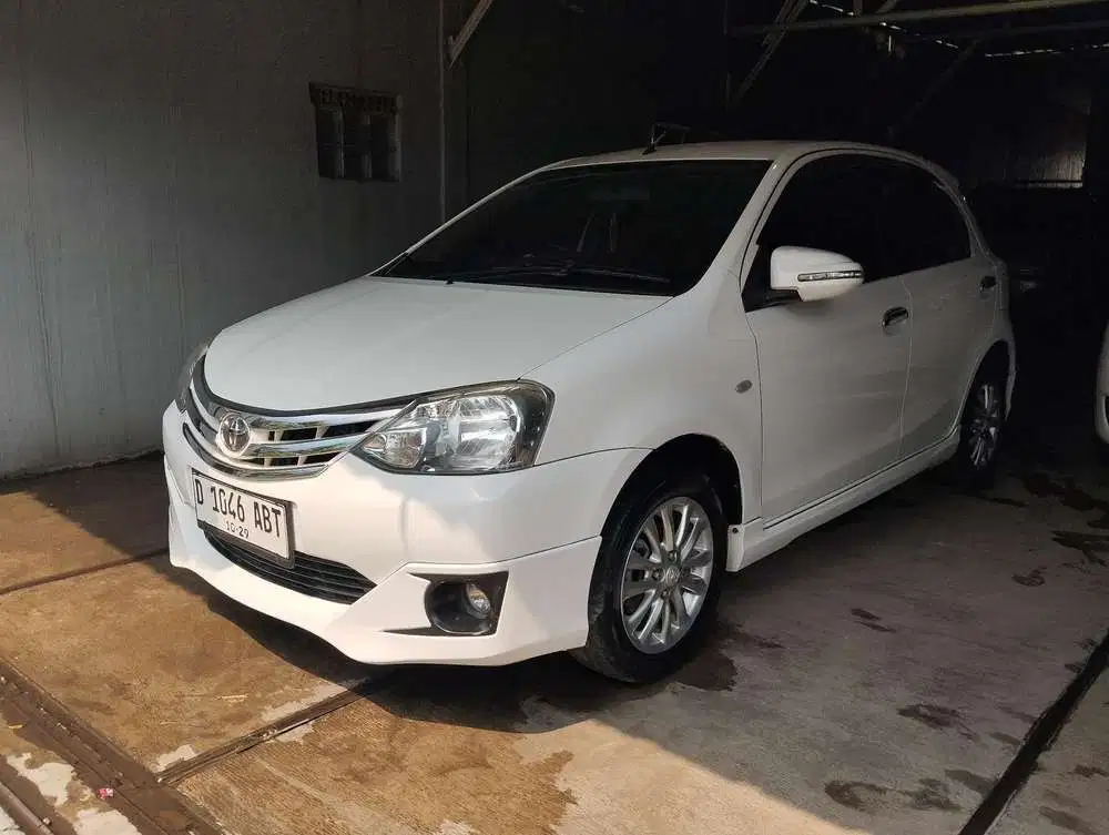 Toyota Etios Valco 2014 Bensin