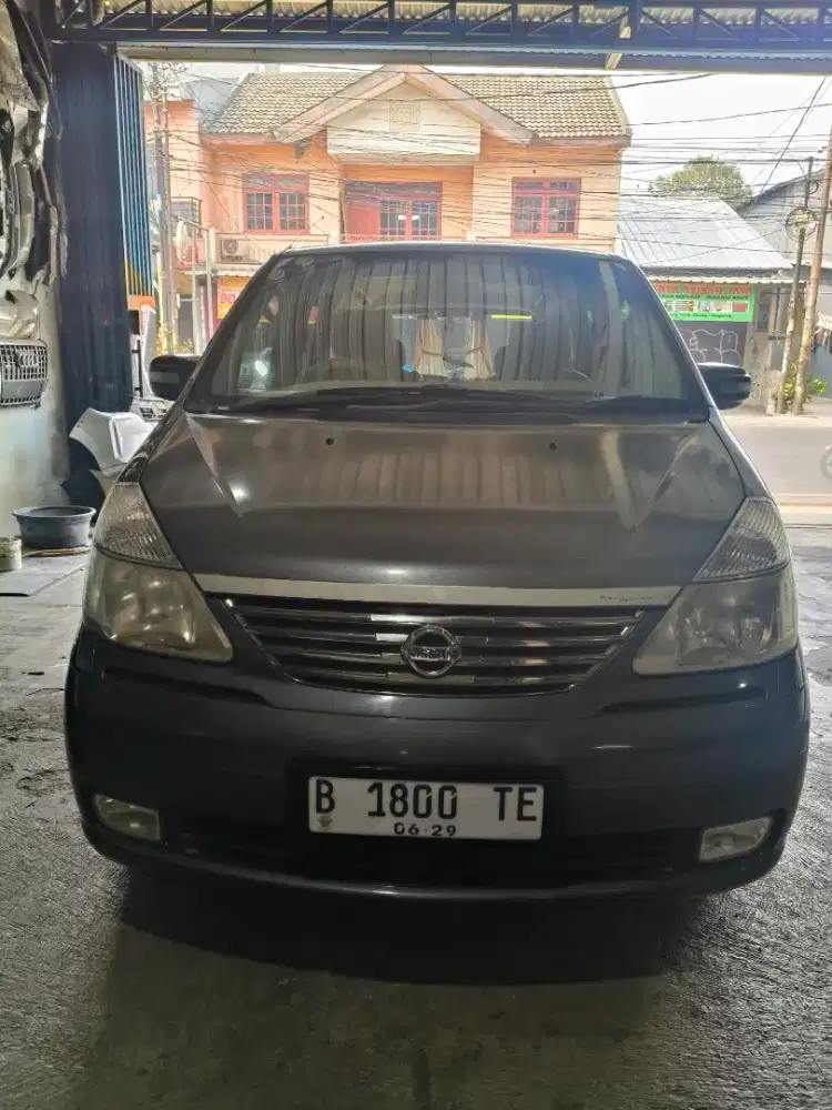 Dijual Nissan Serena c24 tahun 2009