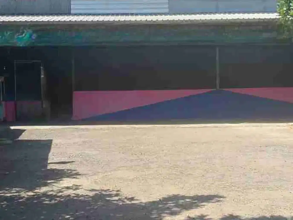disewakan gudang ex. lapangan futsal pinggir jalan nasional Tiron madiun