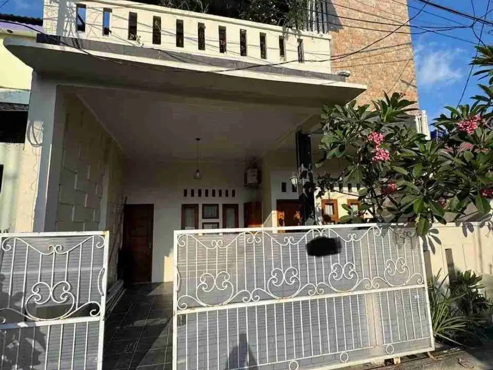 Rumah 2 Lantai di Boulevard  Harapan Indah Bekasi