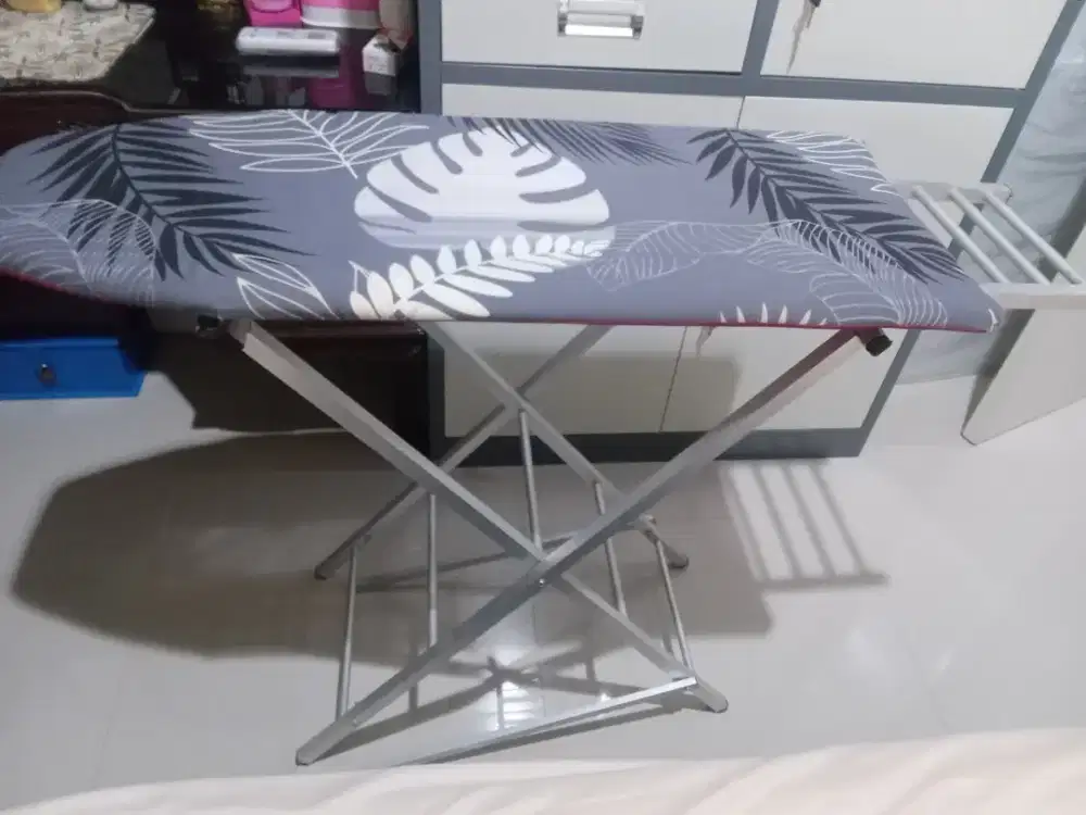 Meja setrika lipat aluminum