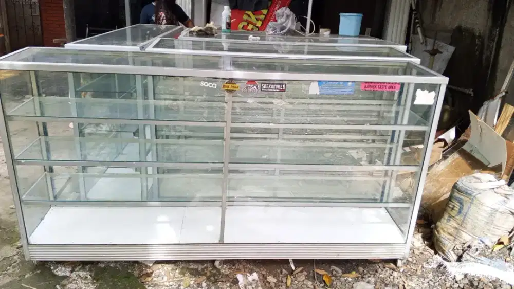 Etalase 2.25 meter  bekas