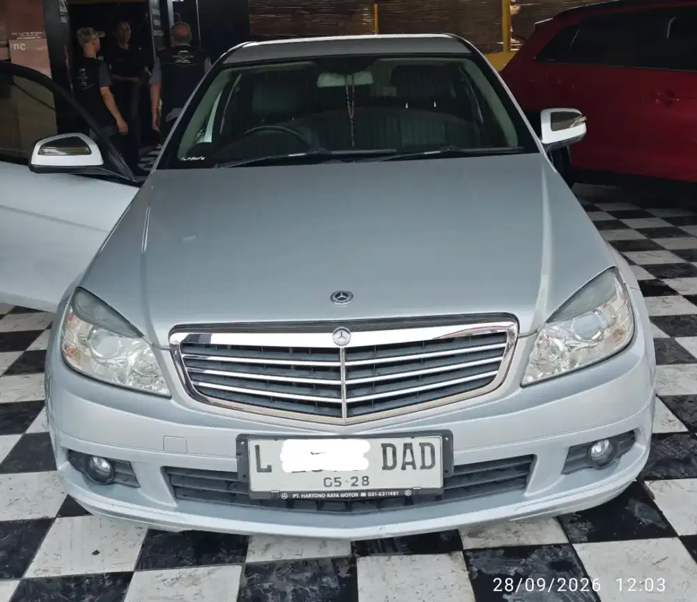 Mercedes Benz C200 W204 kompressor tahun 2008 istimewa