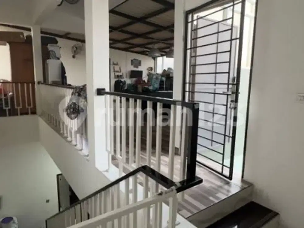 Dijual Cepat Rumah Kosan Kebun Jeruk Kost 6 Pintu Bangunan 3 Lantai Ada Rooftoop Siap Hun