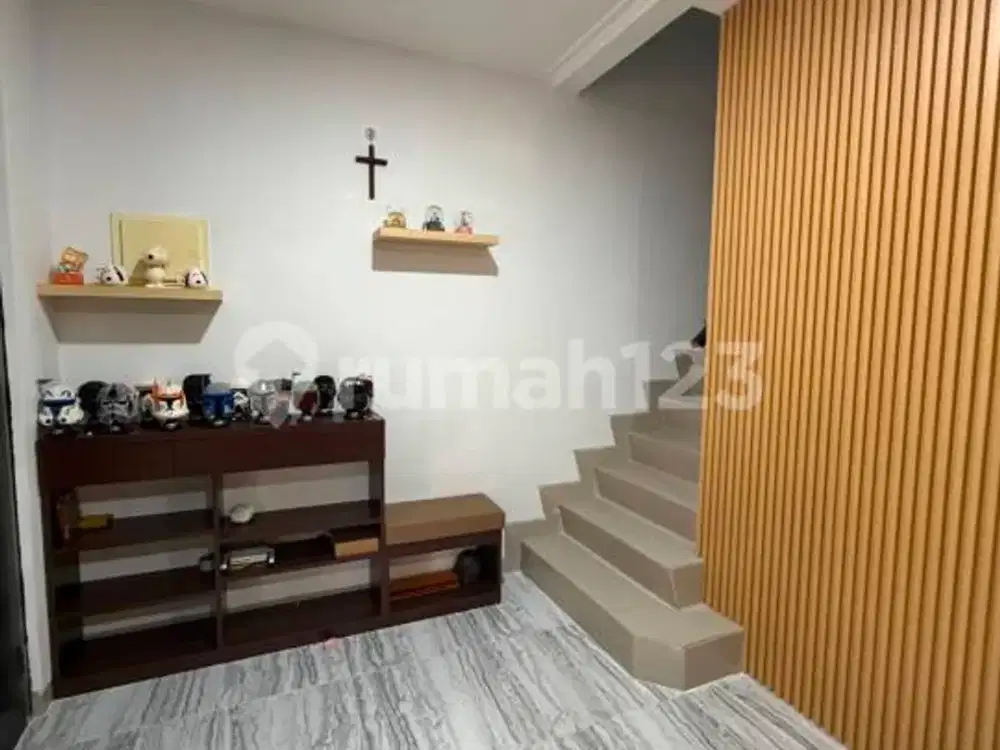 Disewakan Rumah Pik 2 Tahap 2 Full Renov Design Inter Lantai Granit Tinggal Bawa Koper Siap Huni