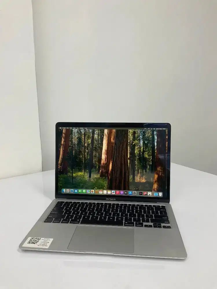 MacBook Air 2020 i3 13 8/256