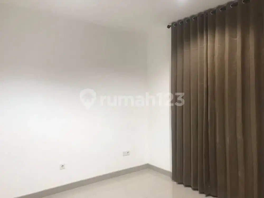 Disewakan cepat rumah pik 2 tahap 1 include ac dan nego siap huni