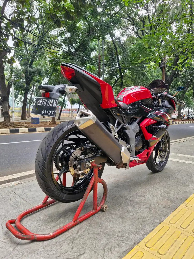 DIJUAL CASH KAWASAKI NINJA MONO 250 ABS THN 2015 PJK IDUP SIAP PAKAI