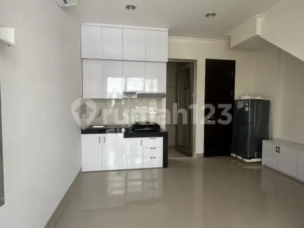 Disewakan rumah pik 2 furnish tinggal bawa koper dan siap huni siap survey