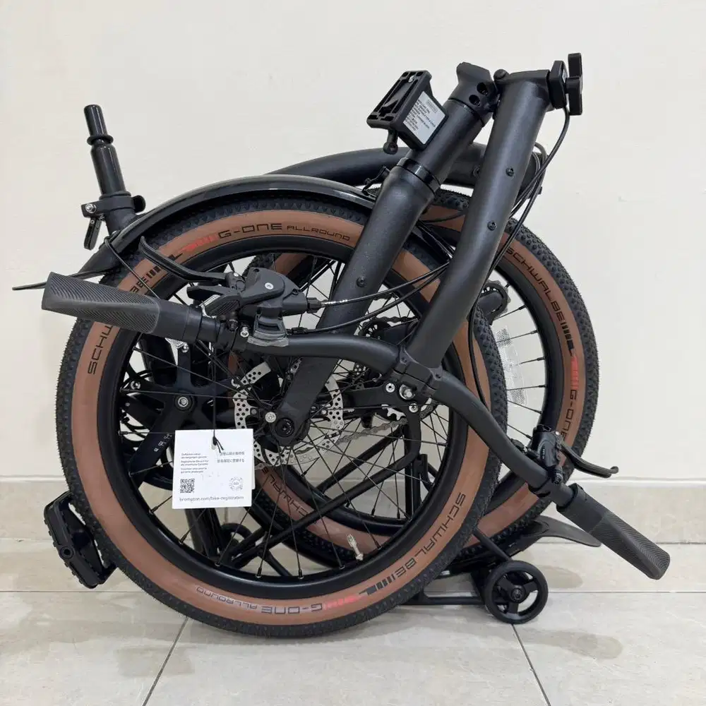 BROMPTON G LINE SPACE BLACK SIZE MEDIUM - BRAND NEW 2026