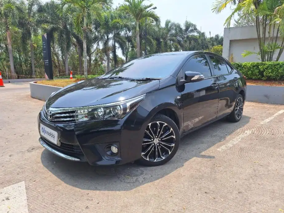 LOW DP Toyota Corolla Altis 1.8 V Bensin-AT 2016 KBM