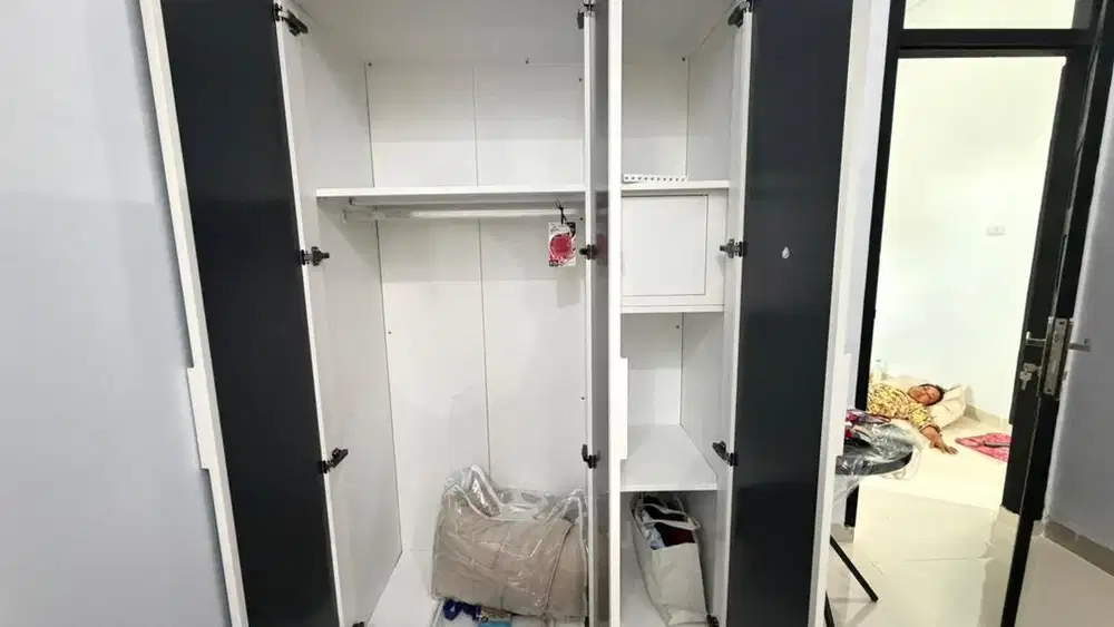 lemari 3 pintu full kaca