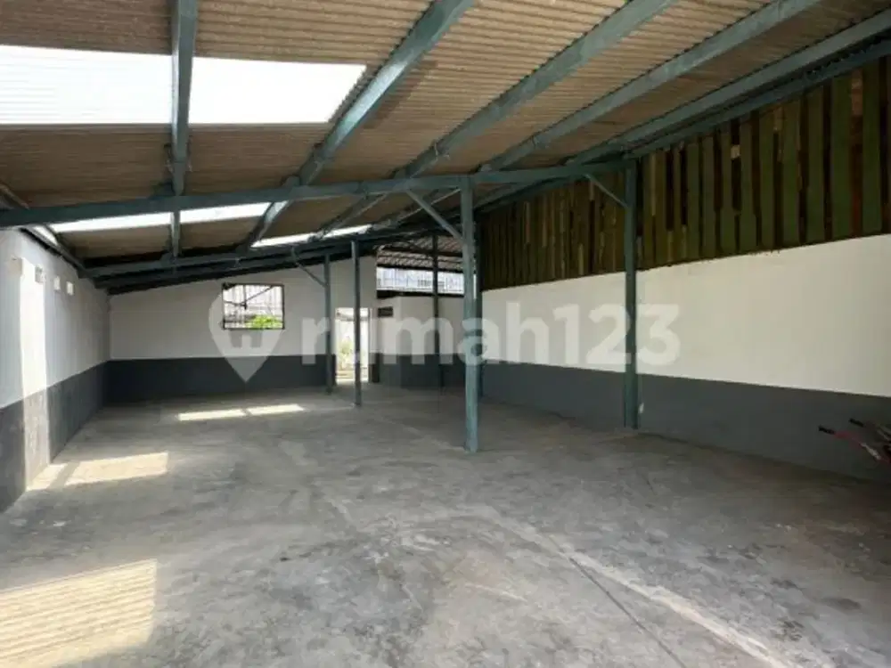 Dijual Cepat Gudang di Jl Raya Dadap. Jalanan Depan Lebar Akses Kontainer 40 Ft
