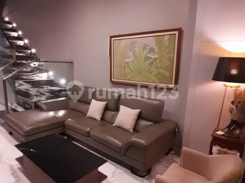 Dijual Bu Rumah Camar Bagus dan Terawat 3 Lantai Model Minimalist