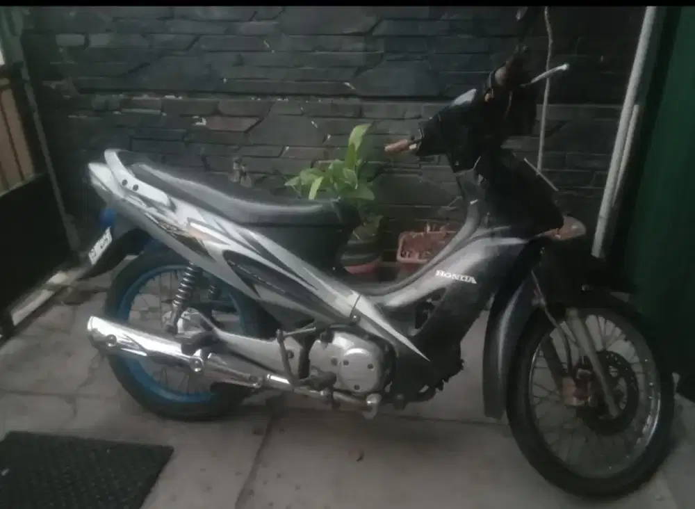 MOTOR HONDA KARISMA LENGKAP