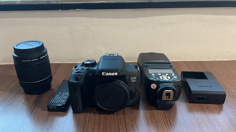 Canon EOS 750 D