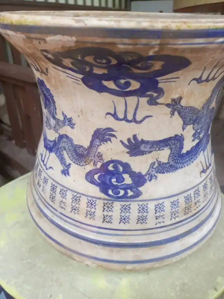 Guci antik /lawas motif naga