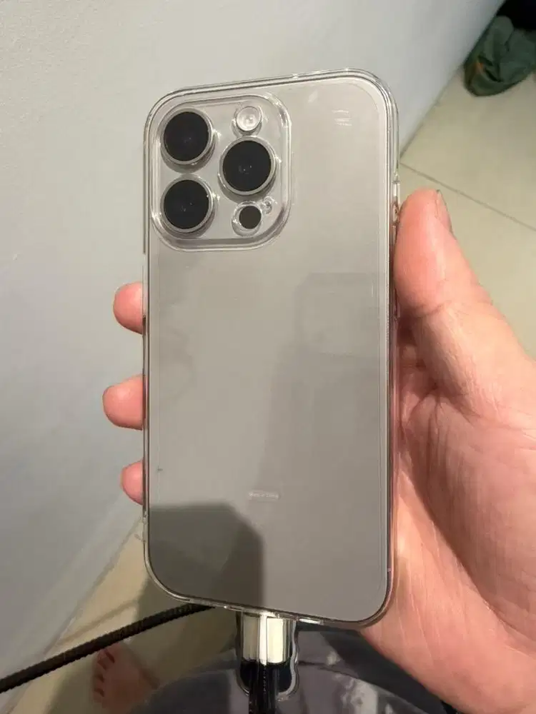 Dijual cepat iphone 15 pro garansi resmi
