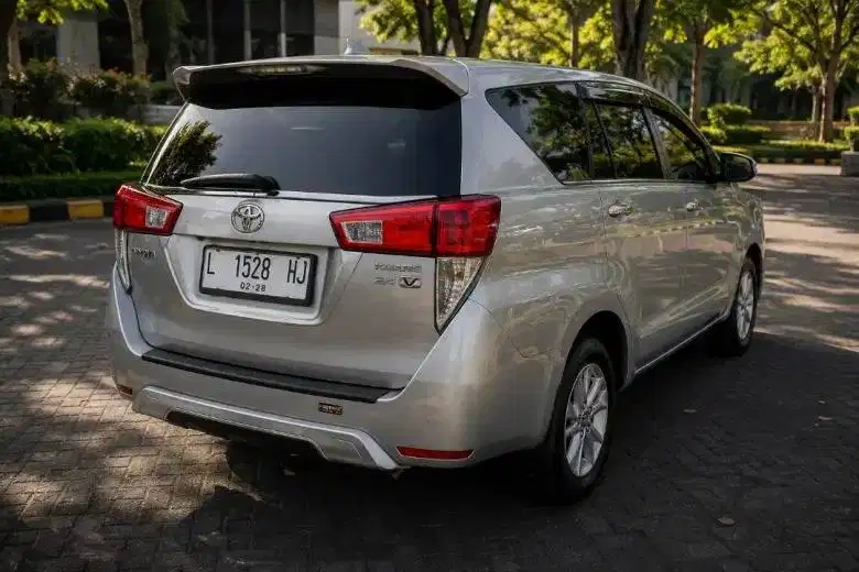 Toyota Innova Reborn V 2018 Diesel Matic