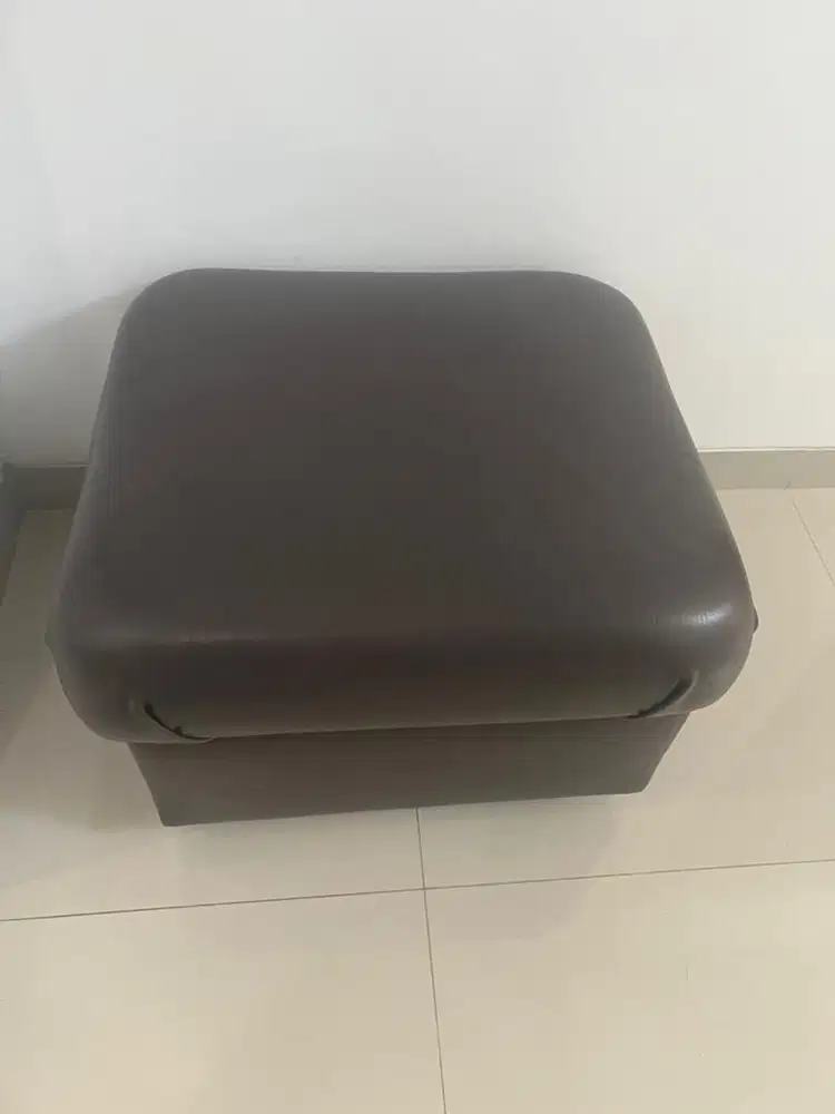 sofa kulit masih bagus