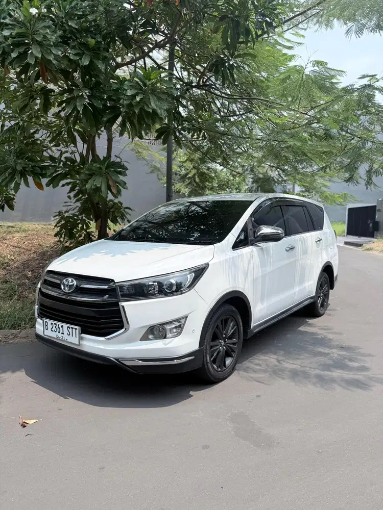 Km 60rb Toyota Innova Venturer 2018 diesel