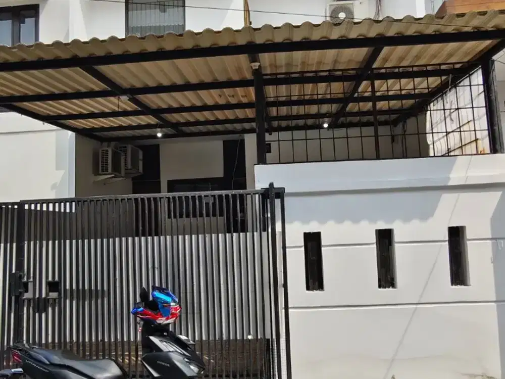 Rumah 3 Lantai di Green Ville Lingkungan Nyaman