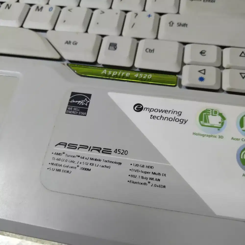 Laptop Acer Aspire 4520 hanya mesin, casing, & bonus yg nempel