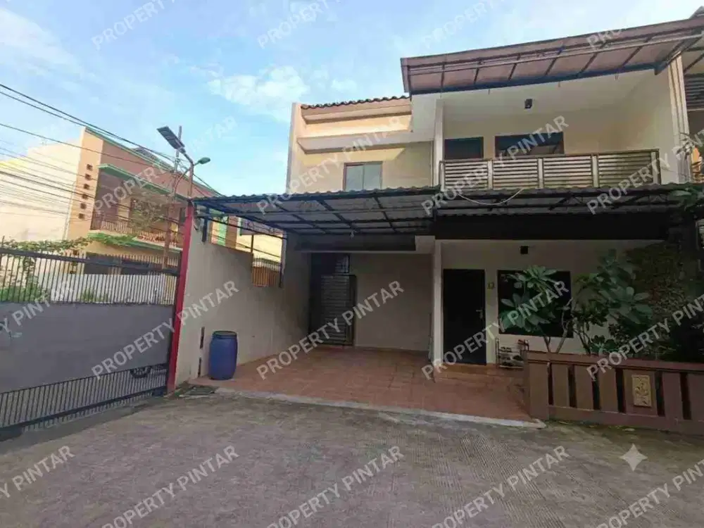 DI JUAL RUMAH MURAH 2 LANTAI BAGUS DLM CLUSTER AKSES JLN LEBAR DI GEDONG PASAR REBO JAKTIM.