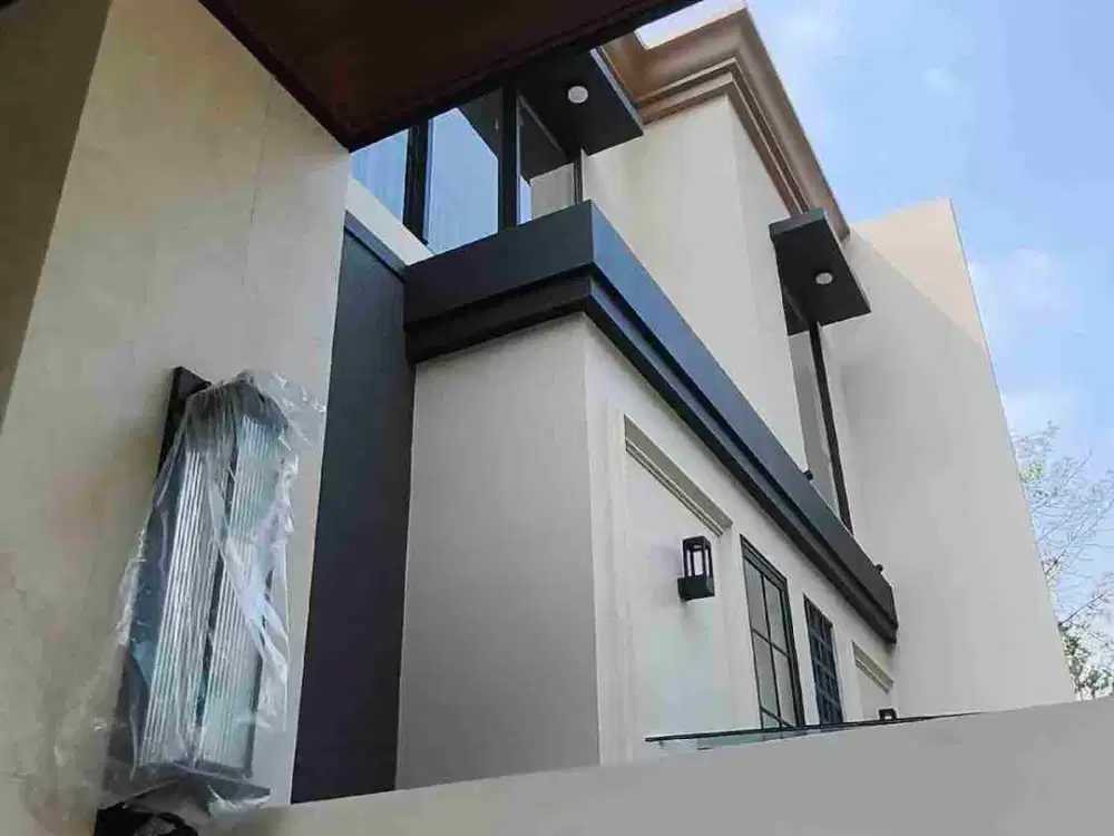 Rumah Mewah Swimming Pool Di Area Premiumnya BSD city