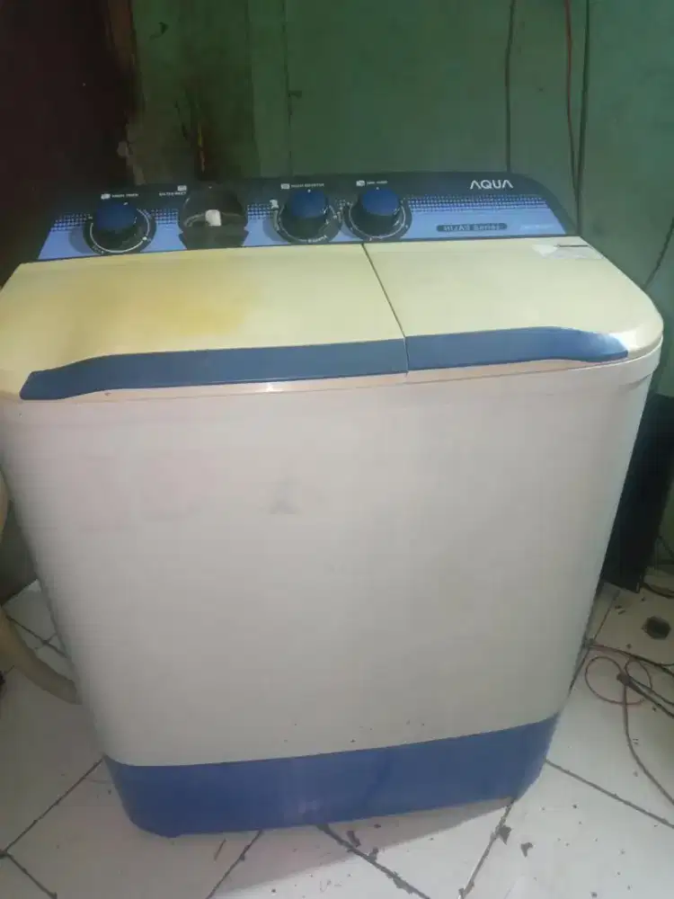 Mesin cuci 2 tabung merk aqua