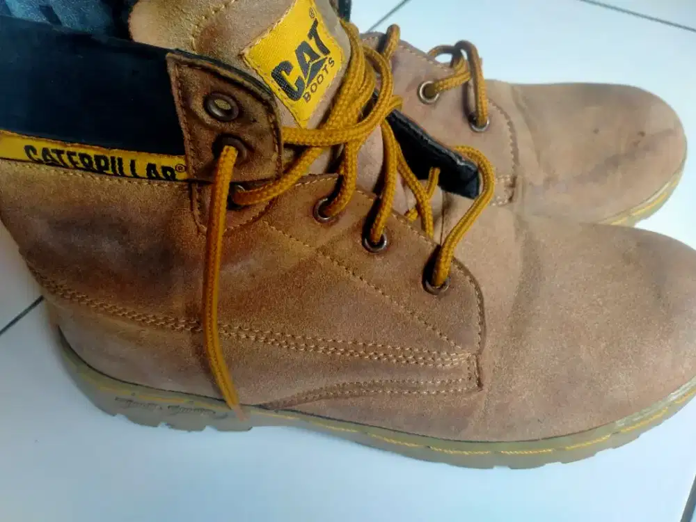 Sepatu Caterpillar size 40