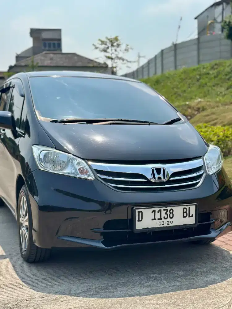Honda freed psd 2013