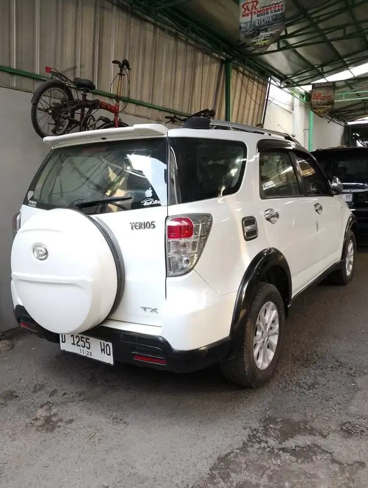 Daihatsu TERIOS TX 1.5 Adventure Manual 2013 Records service putih
