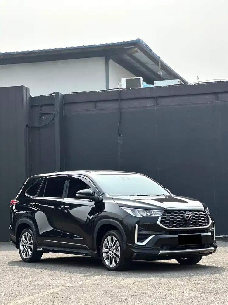 Toyota kijang innova zenix Q hybrid modelista 2023