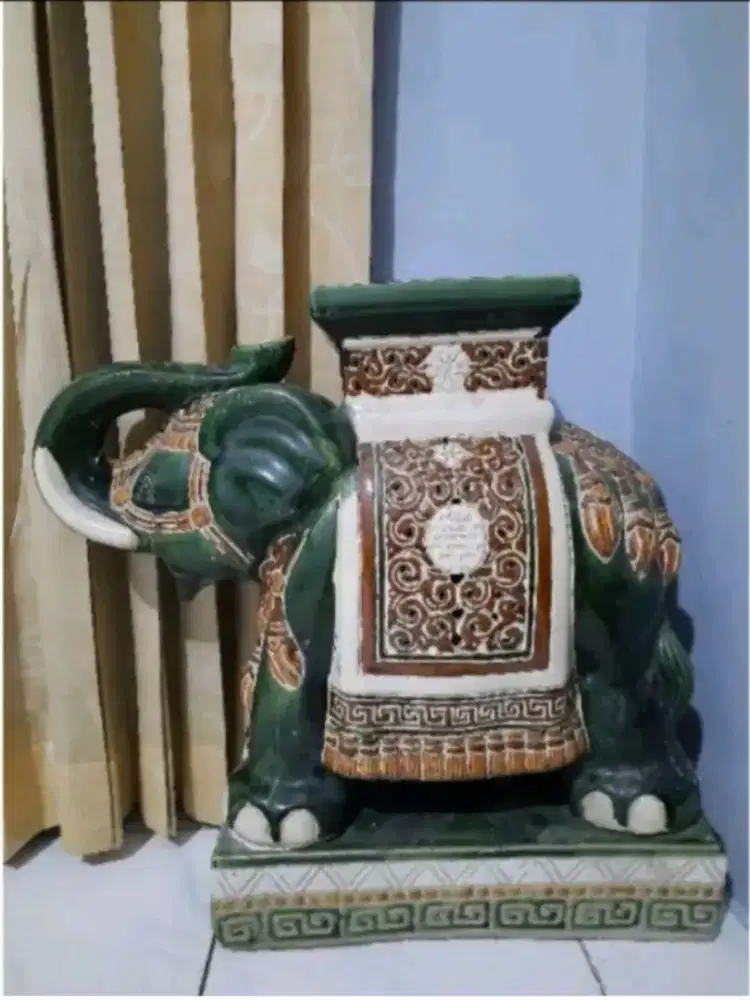 Patung gajah asli Thailand