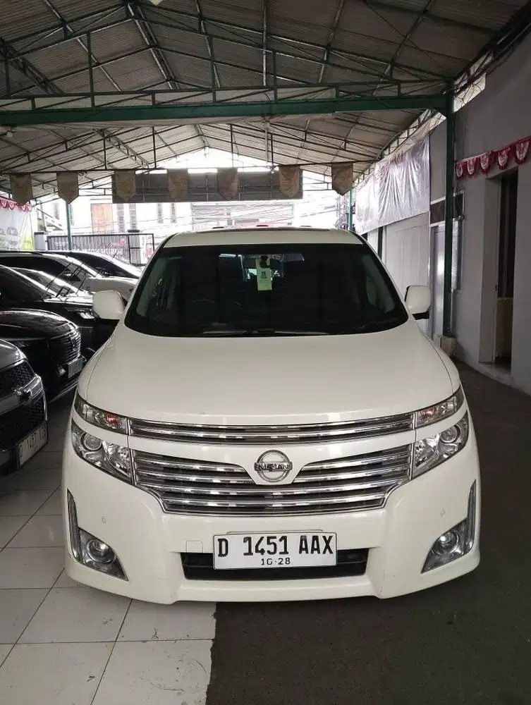 Nissan ELGRAND HWS V6 3.5 AT 2013 Putih  KM 50 Ribuan Antik