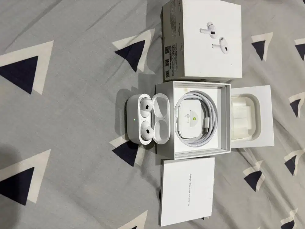 DIJUAL CEPAT AIRPODS PRO 2 USBC FULLSET KONDISI MULUS EX ERAFONE