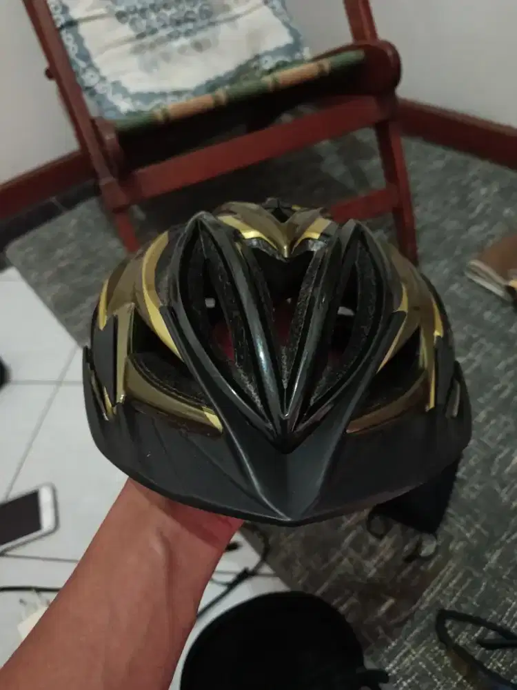 Helm sepeda Giant ultra light