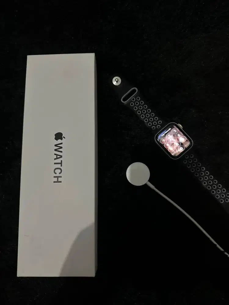 APPLE WATCH SE GEN 2 40MM SILVER