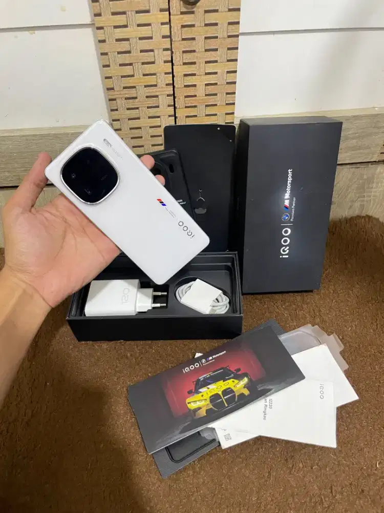 iQOO 12 ram 16/512 ex garansi resmi mulus lengkap original