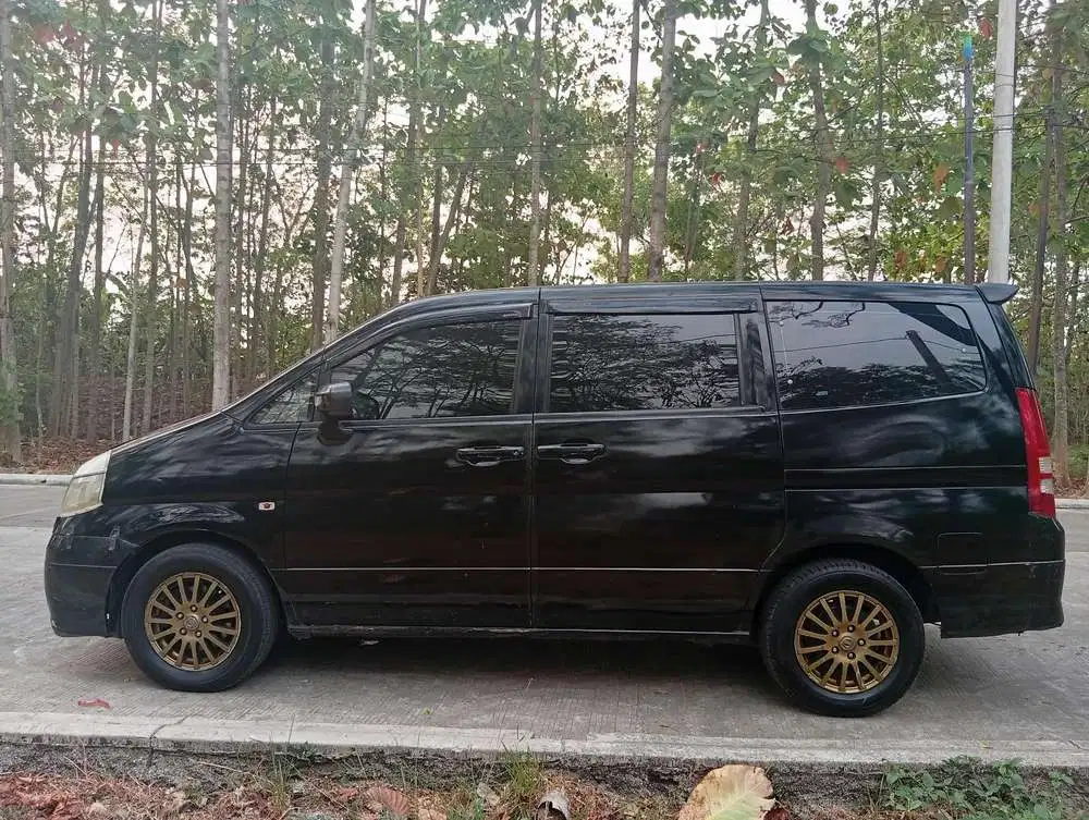 NISSAN SERENA AT 2004 TT/BT MASUKKK