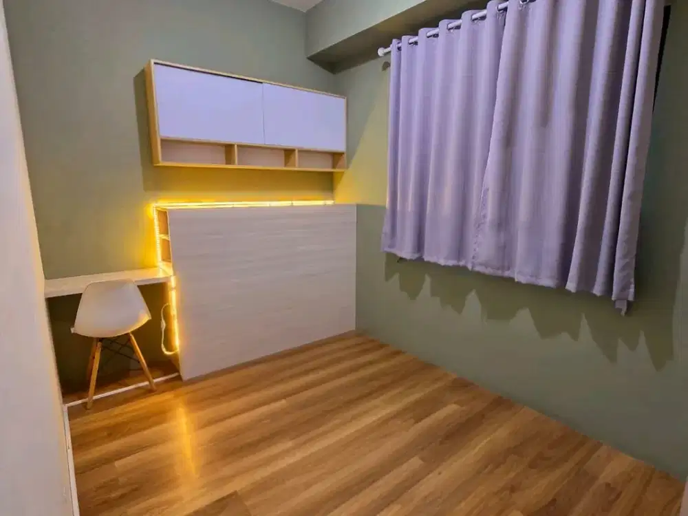 Disewakan Apartemen Vittorio Tower Allesandro 2BR LT25 Semi Furnish View Pool Ada Balkon Lantai Full Kayu Wiyung Surabaya Barat