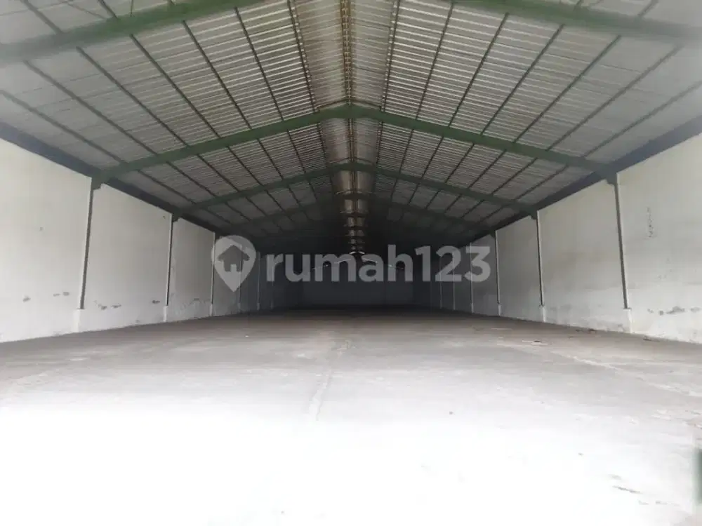 Disewakan Gudang Luas di Dadap @1M Per Tahun