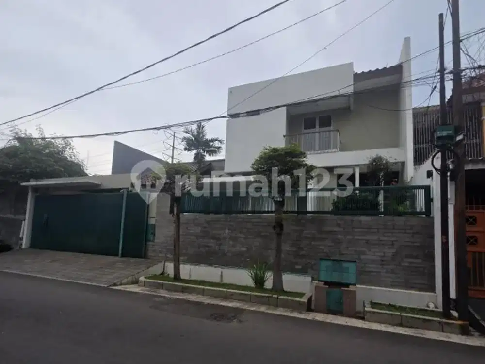 Disewakan Rumah Luas Modern di Cipinang Elok Akses 3 Mobil @135Jt