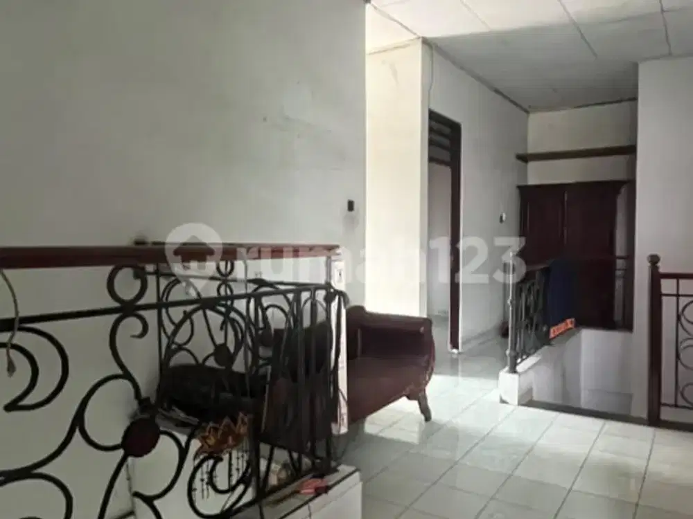Disewakan Rumah Standard 2 Lantai di Duren Sawit