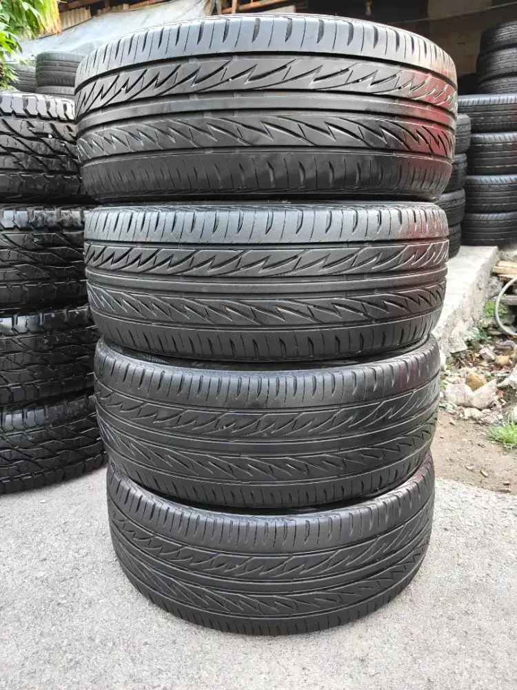 Jual ban copotan mrek bregestone techno sport 225 45 R18 kond 95% 4pcs