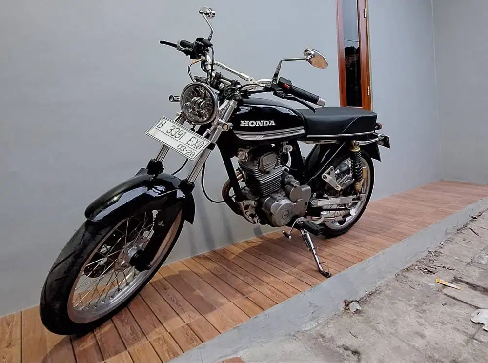 For Sale CB Basic GL100 1982