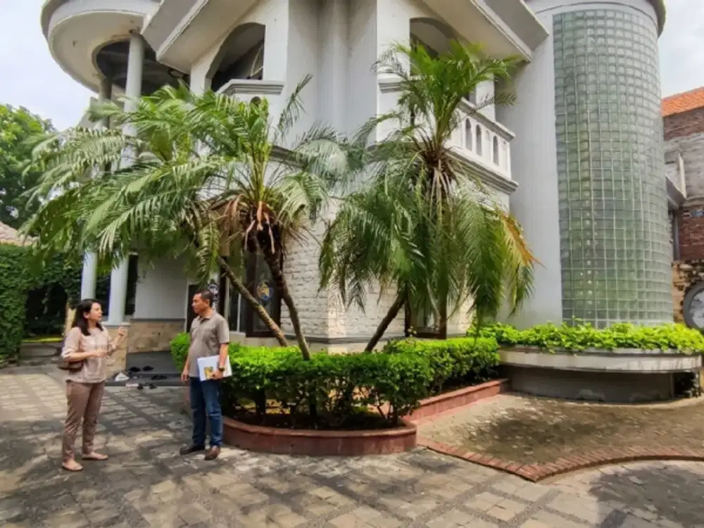 RUMAH BESAR RAYA WARU AKSES FRONTAGE