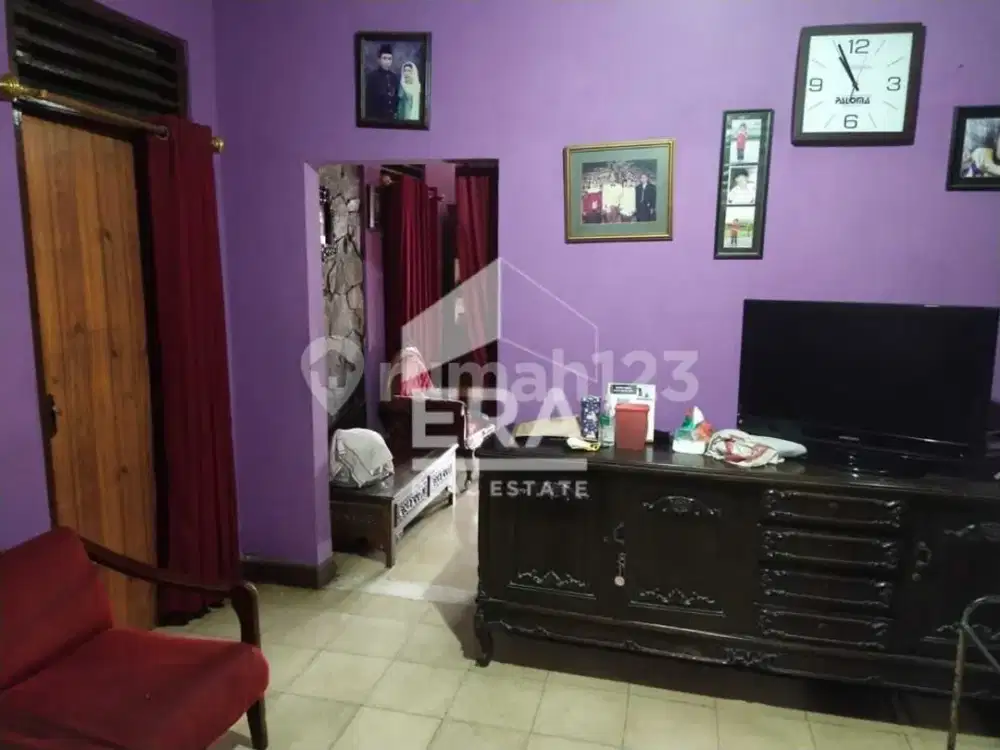 Dijual Rumah di Badan Jalan Jatinegara Kaum